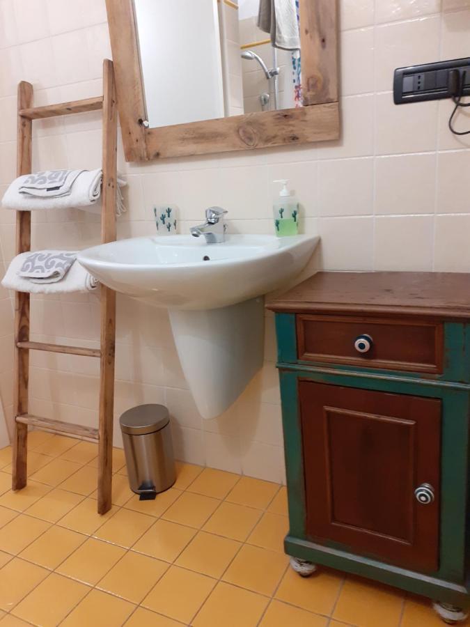La Casa Sulla Vecchia Riva Lägenhet Ferrara Exteriör bild