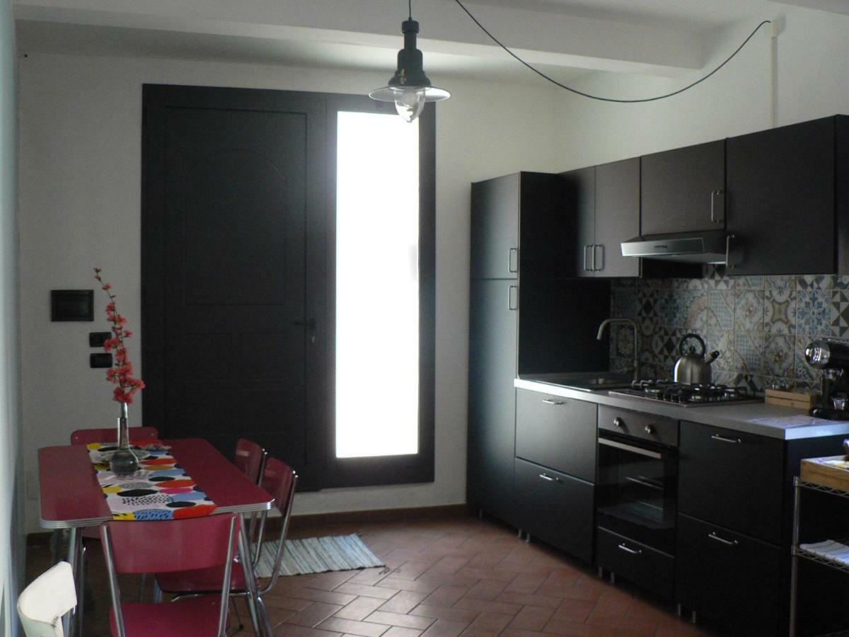 La Casa Sulla Vecchia Riva Lägenhet Ferrara Exteriör bild